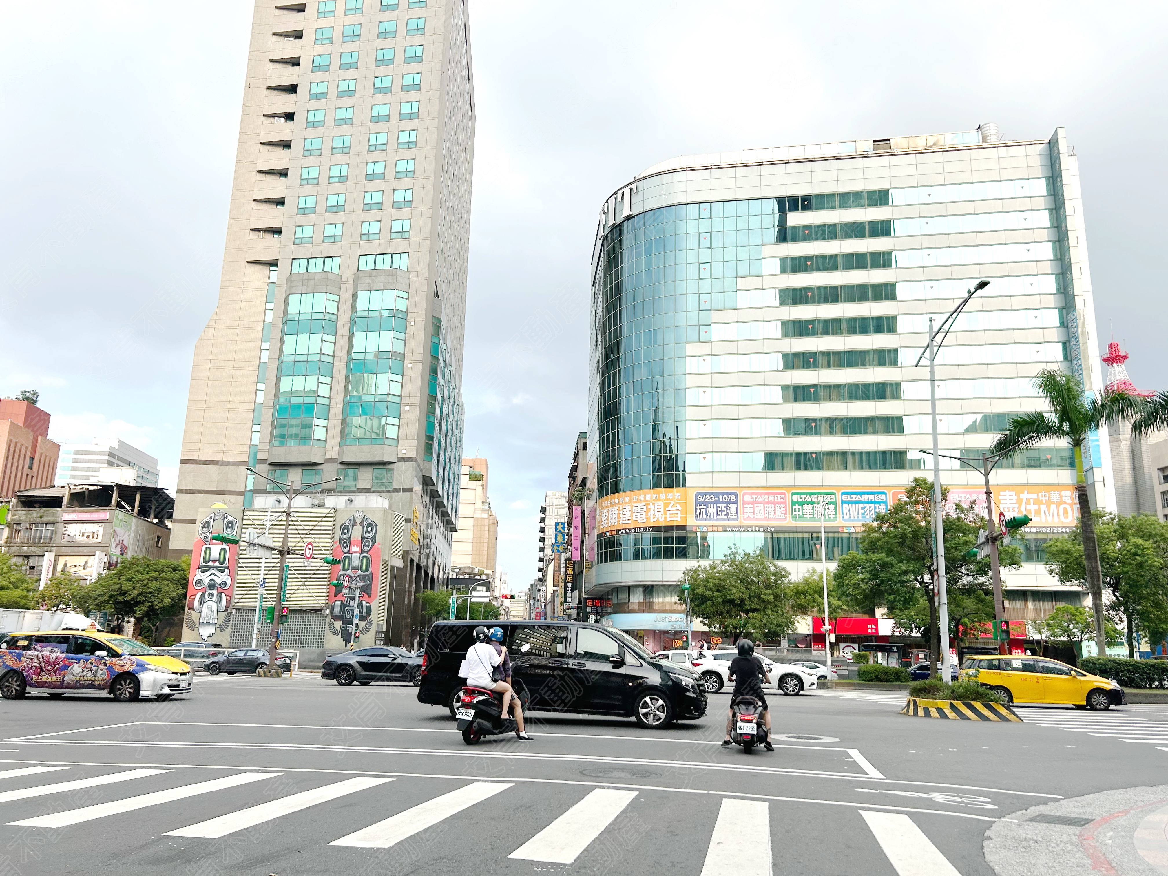 ICAN西門町三角窗發財小店面